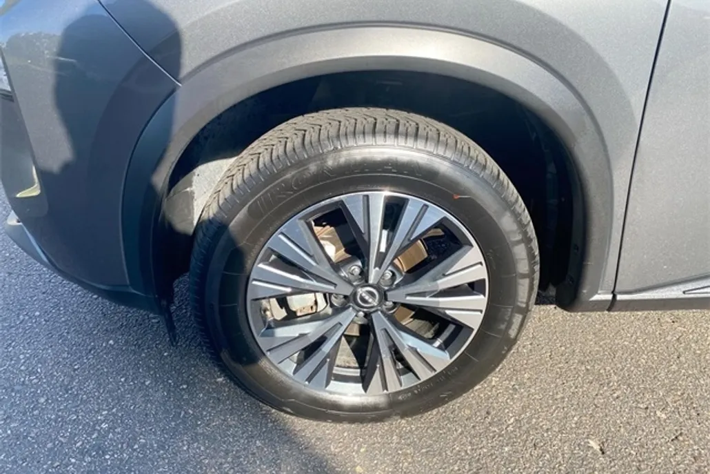 2023 Nissan Rogue SV photo 1