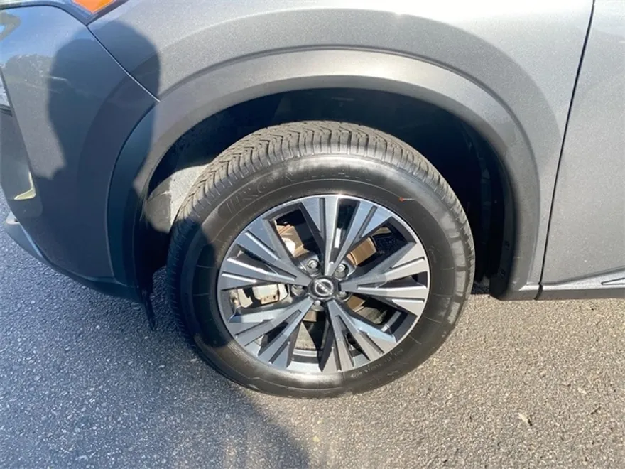 2023 Nissan Rogue SV photo 1