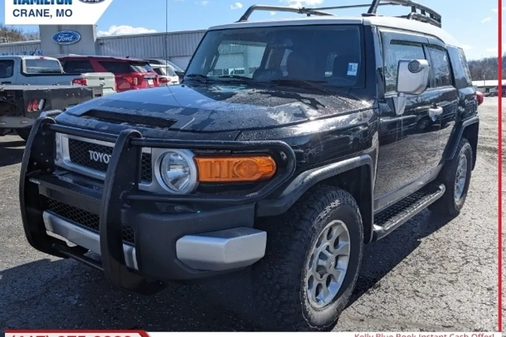 2012 Toyota FJ Cruiser Base photo 1
