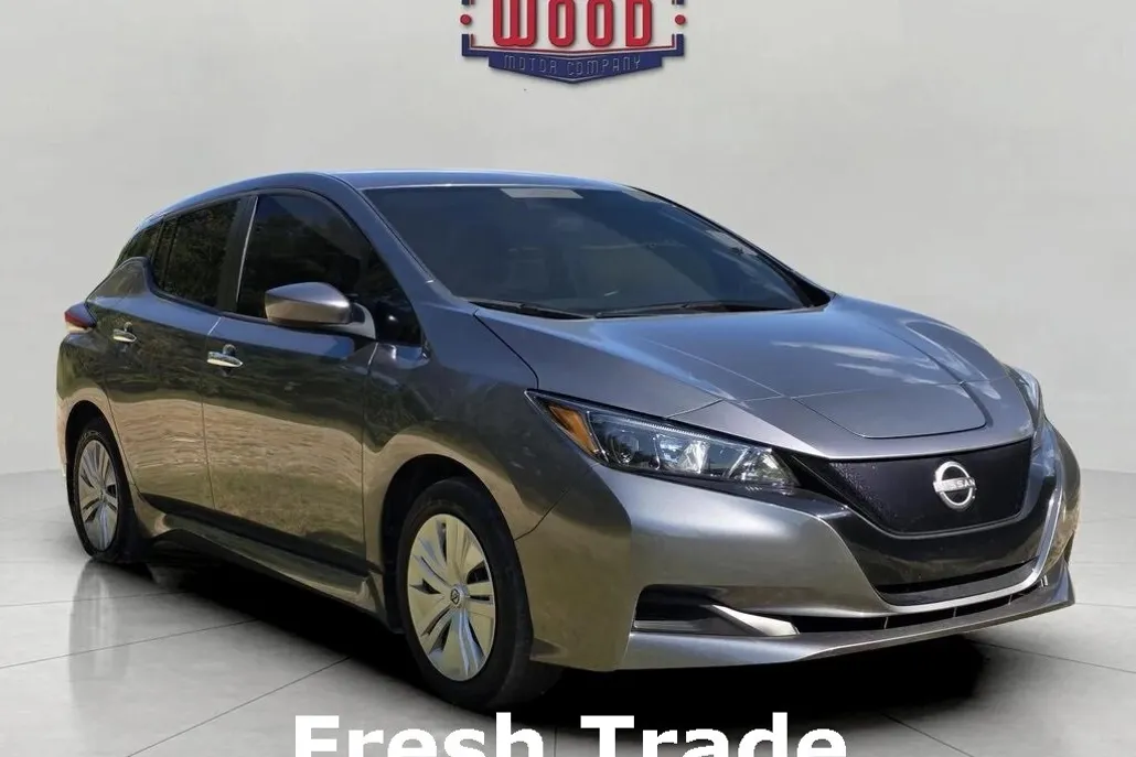 2023 Nissan Leaf S photo 1