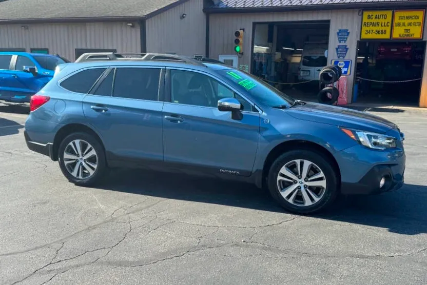 2018 Subaru Outback 2.5i Limited photo 1