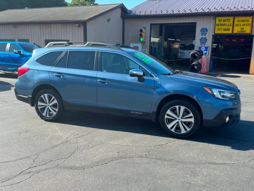 2018 Subaru Outback 2.5i Limited photo 1