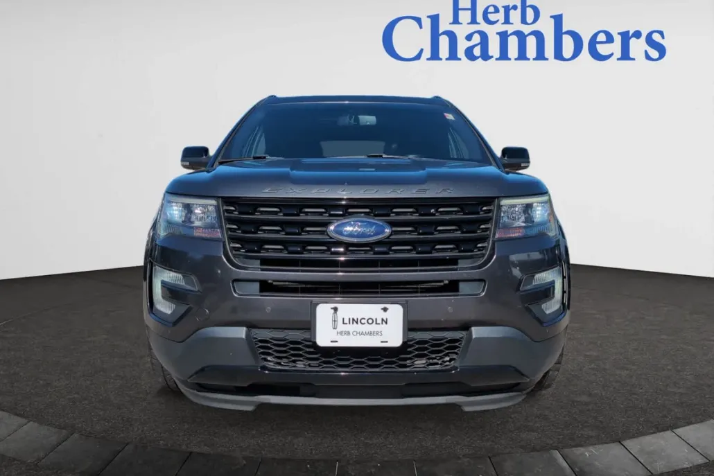 2017 Ford Explorer Sport photo 1