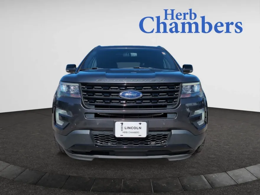 2017 Ford Explorer Sport photo 1