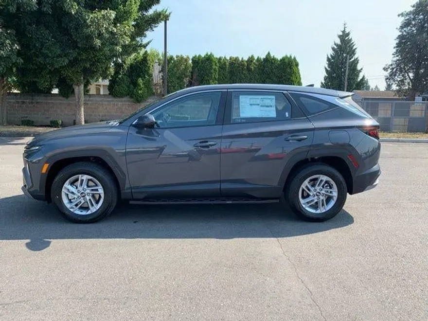 2025 Hyundai Tucson SE photo 1