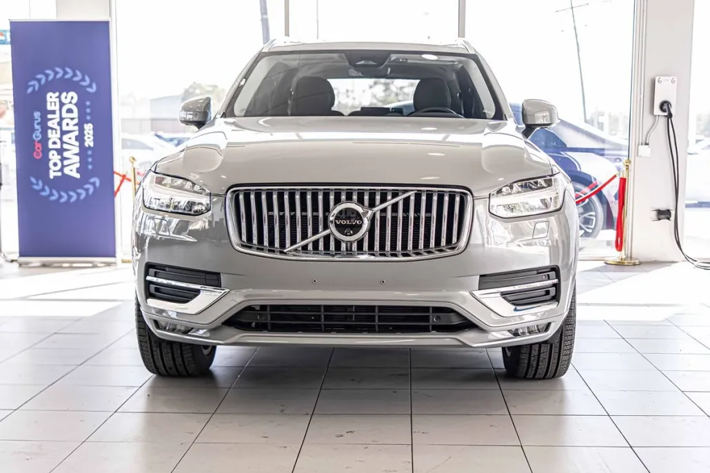 2025 Volvo XC90 Plus photo 1
