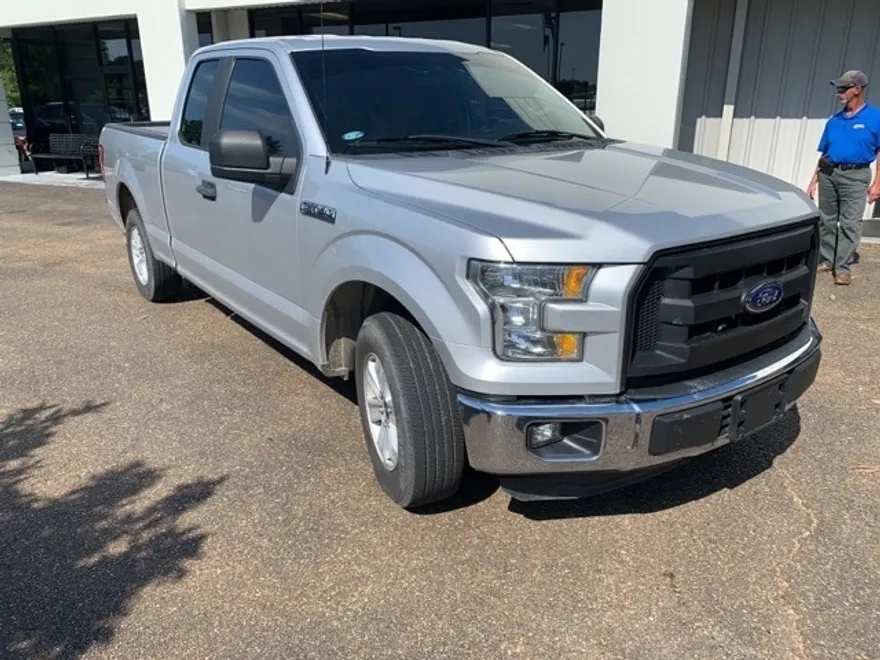 2015 Ford F-150 XL photo 1