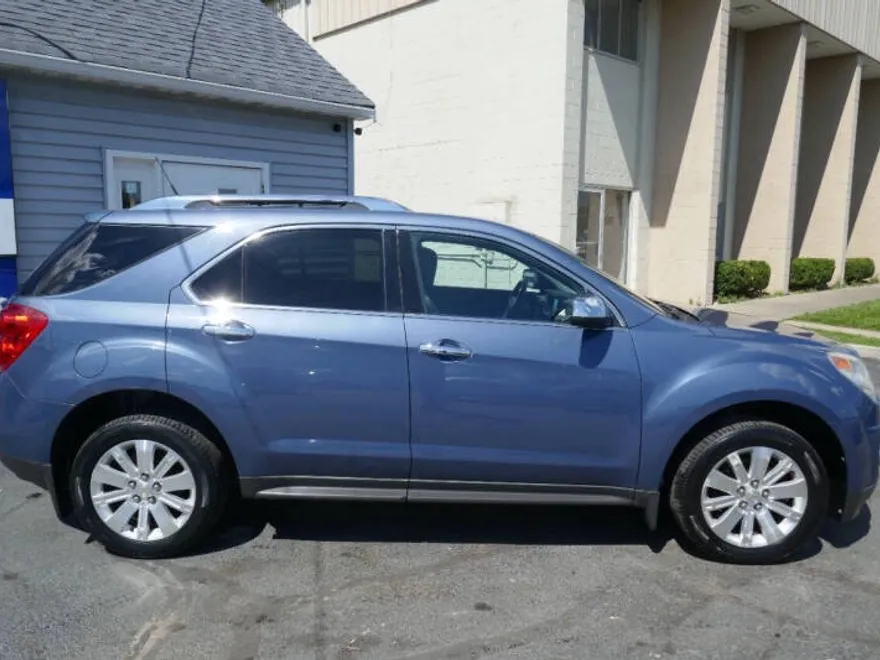 2011 Chevrolet Equinox LTZ photo 1