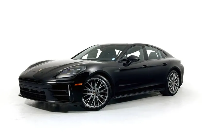 2025 Porsche Panamera 4 photo 1