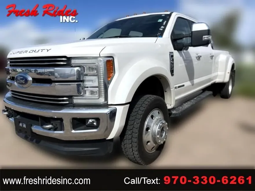 2017 Ford F-450 Lariat photo 1