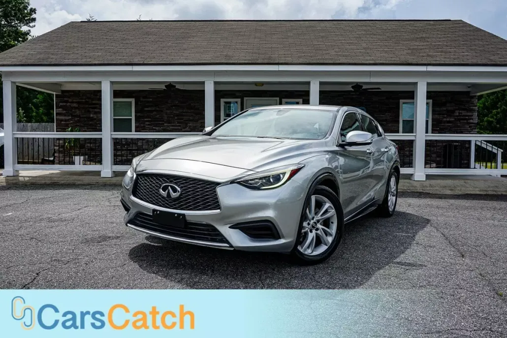 2018 Infiniti QX30 Luxury photo 1
