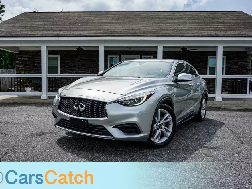 2018 Infiniti QX30 Luxury photo 1