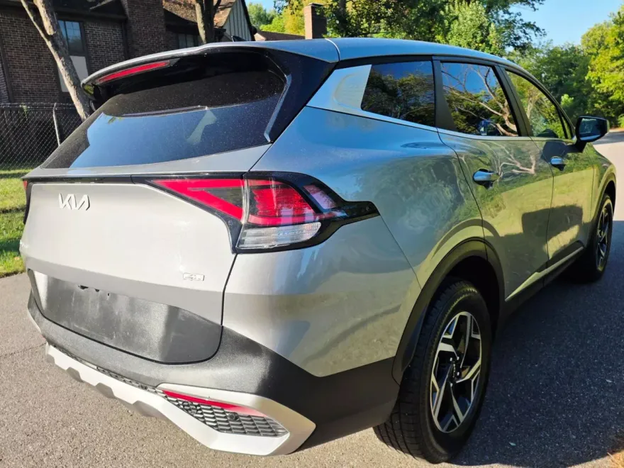 2023 Kia Sportage LX photo 1