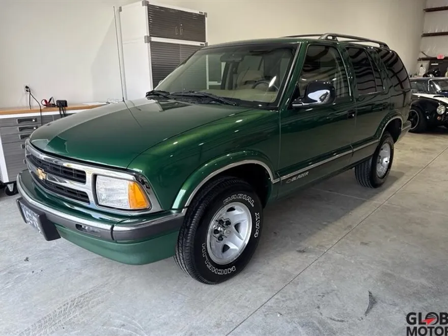 1997 Chevrolet Blazer LS photo 1