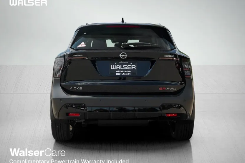 2025 Nissan Kicks SR photo 1