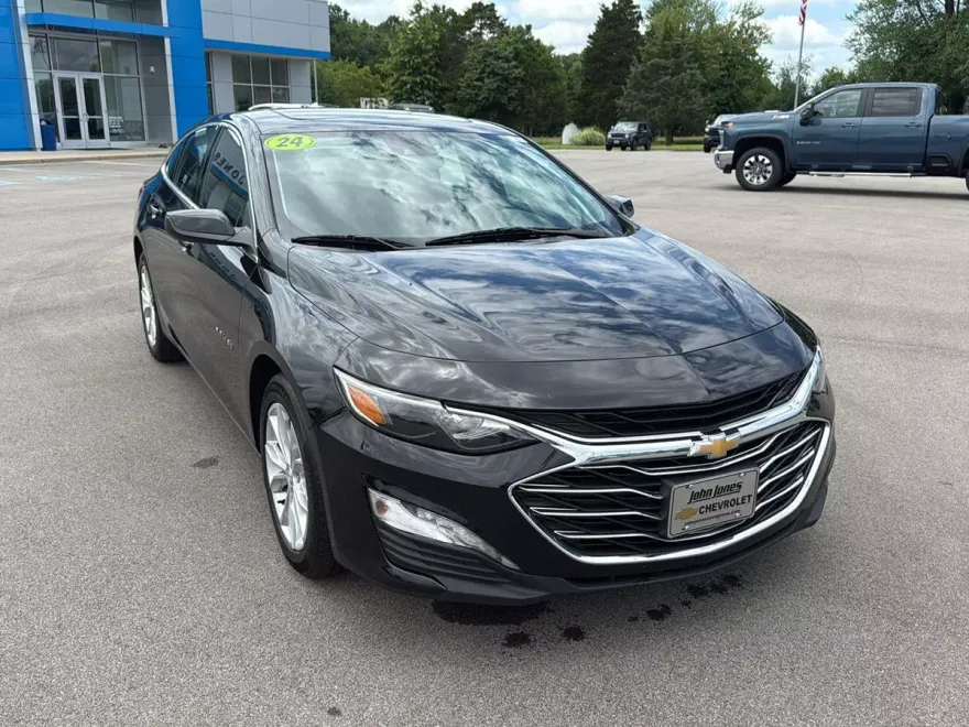 2024 Chevrolet Malibu 1LT photo 1