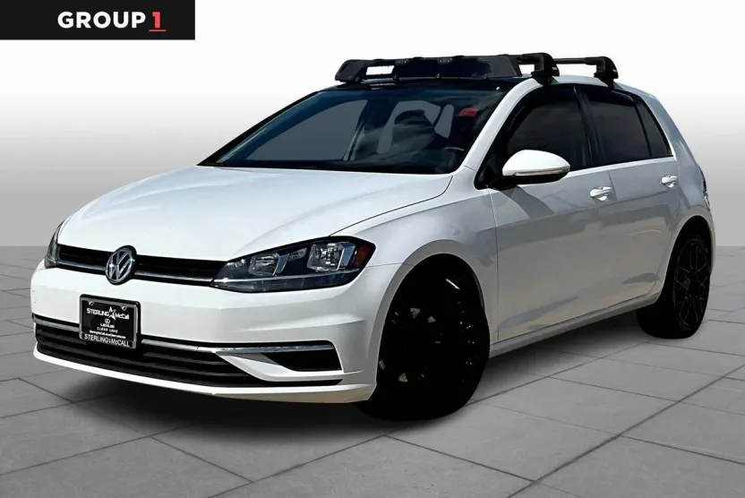2021 Volkswagen Golf TSI photo 1