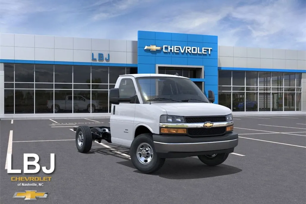 2025 Chevrolet Express 3500 Cutaway Van photo 1