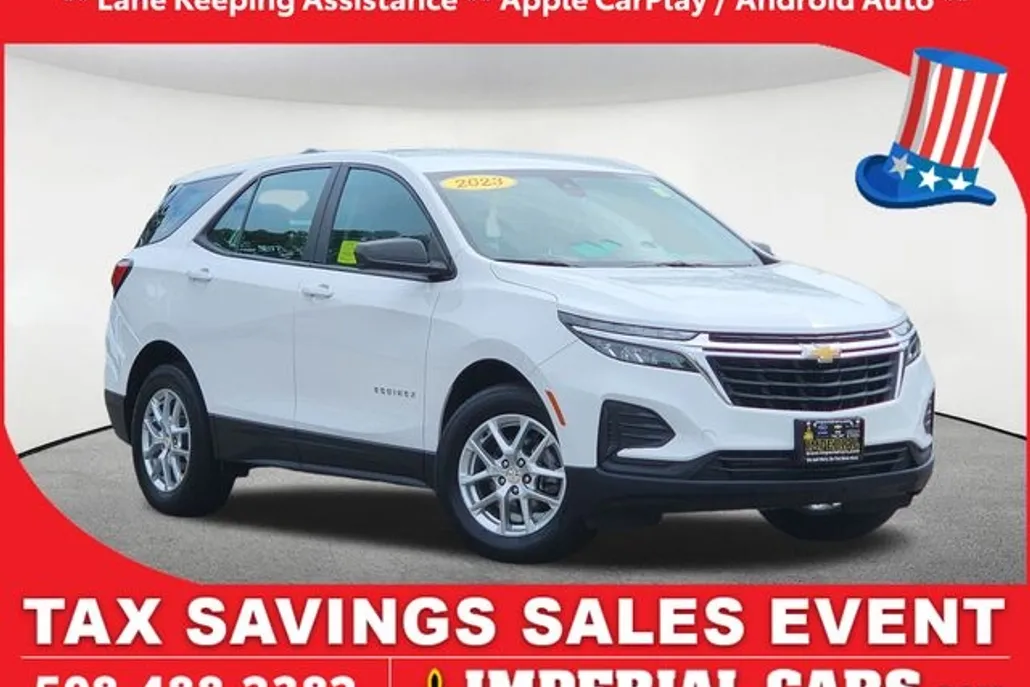 2023 Chevrolet Equinox LS photo 1