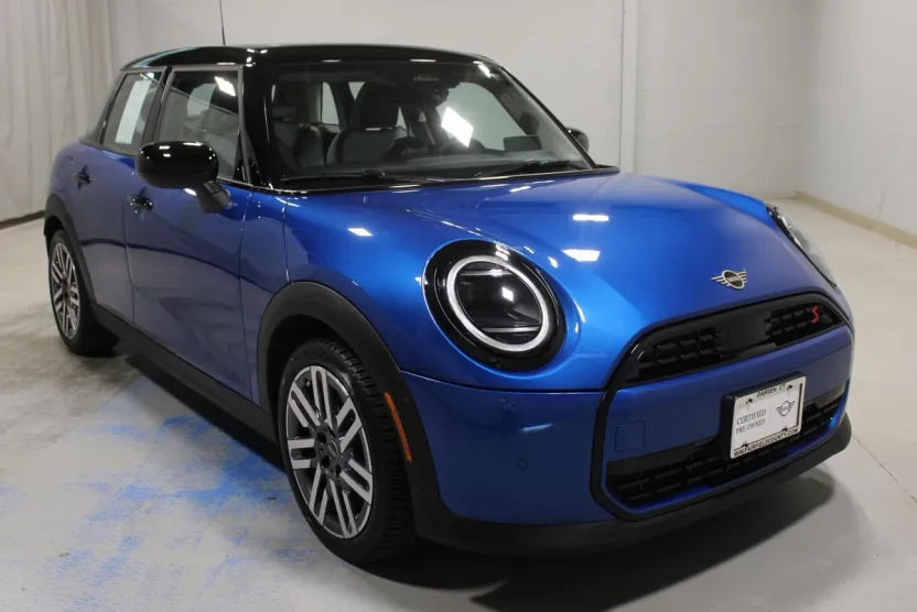 2025 Mini Cooper 4 Door Hardtop S photo 1