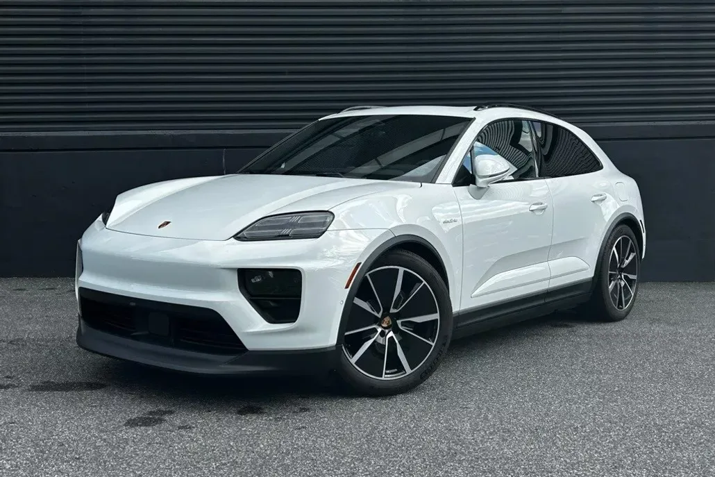 2024 Porsche Macan Electric 4 photo 1