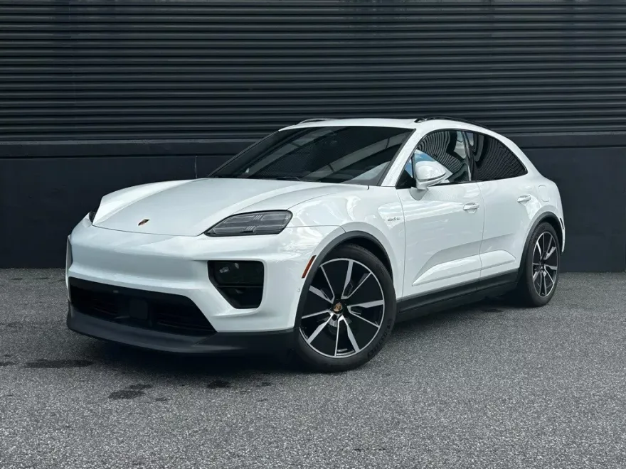 2024 Porsche Macan Electric 4 photo 1