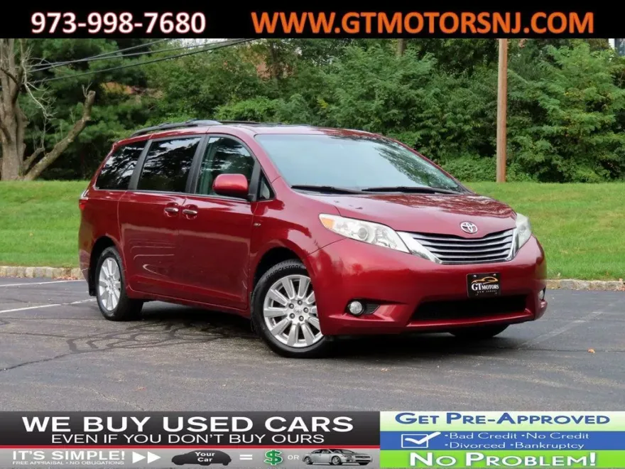 2017 Toyota Sienna Limited XLE Premium photo 1