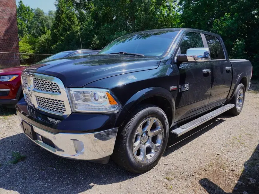 2017 Ram 1500 Laramie photo 1
