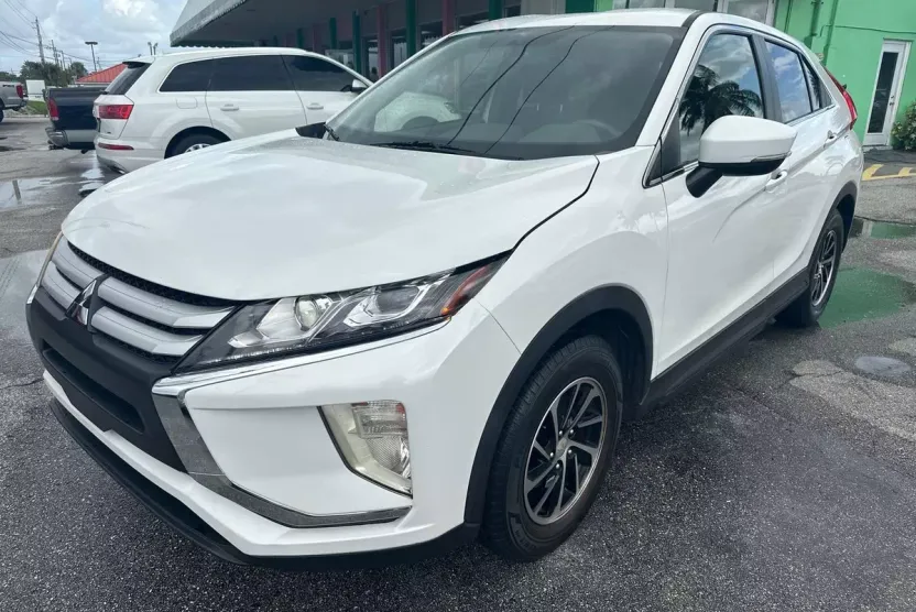 2020 Mitsubishi Eclipse Cross ES photo 1