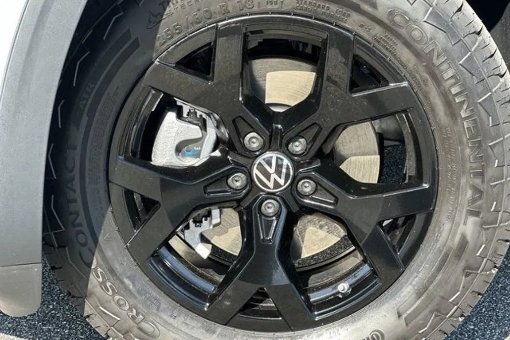 2025 Volkswagen Atlas Peak Edition SE photo 1