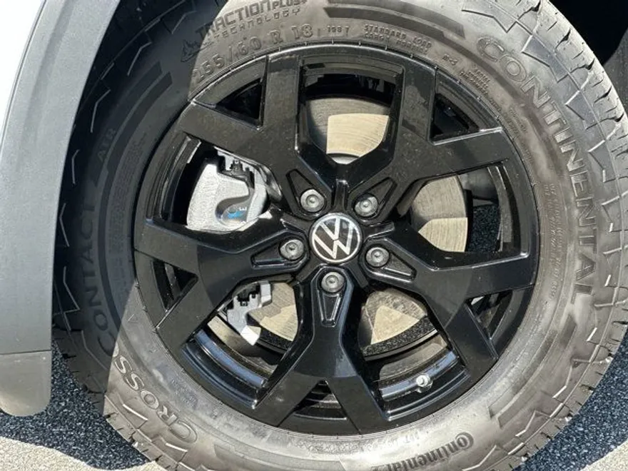 2025 Volkswagen Atlas Peak Edition SE photo 1
