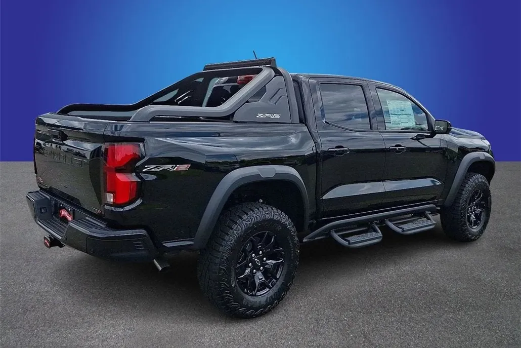 2025 Chevrolet Colorado ZR2 photo 1