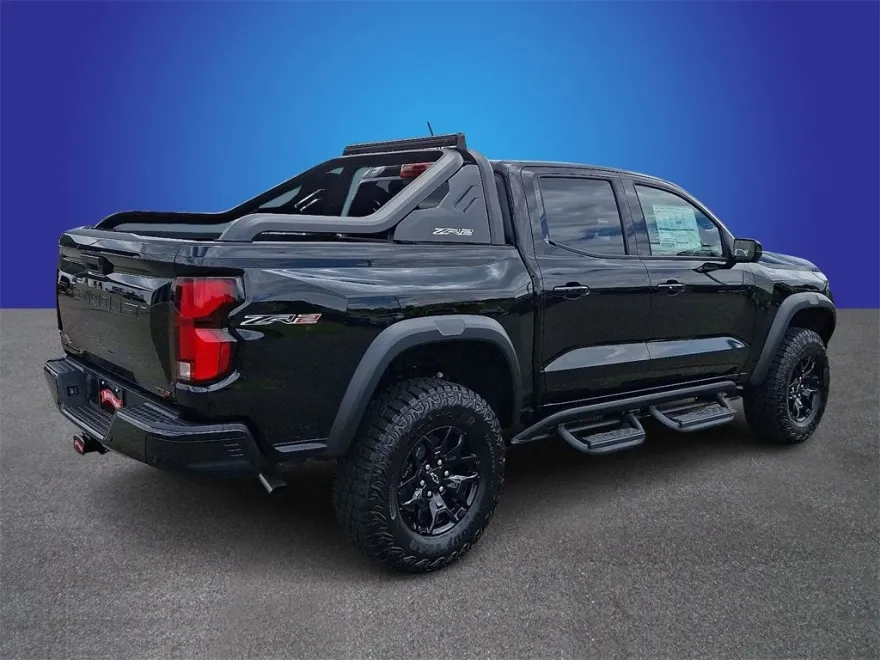 2025 Chevrolet Colorado ZR2 photo 1