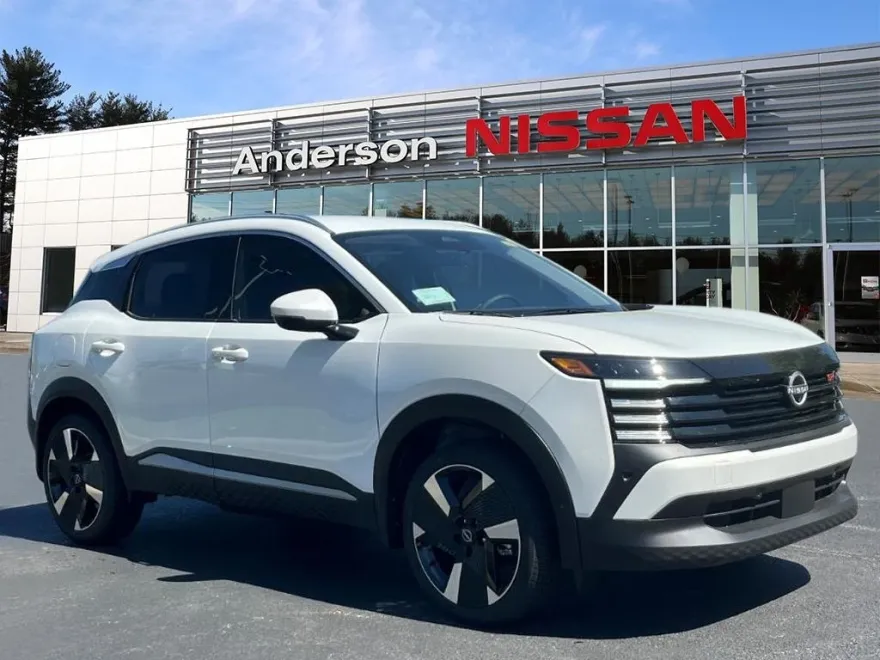 2025 Nissan Kicks SR photo 1