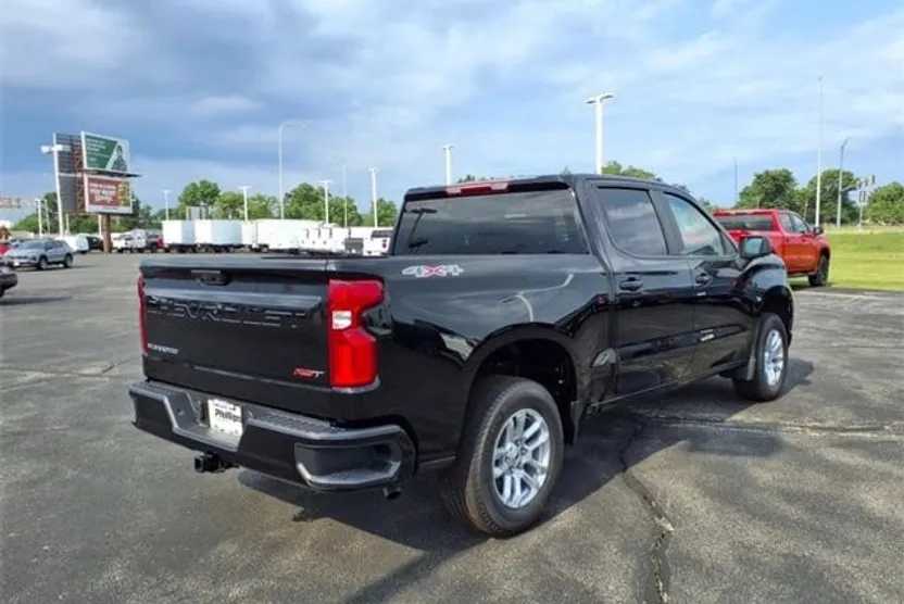 2025 Chevrolet Silverado 1500 RST photo 1