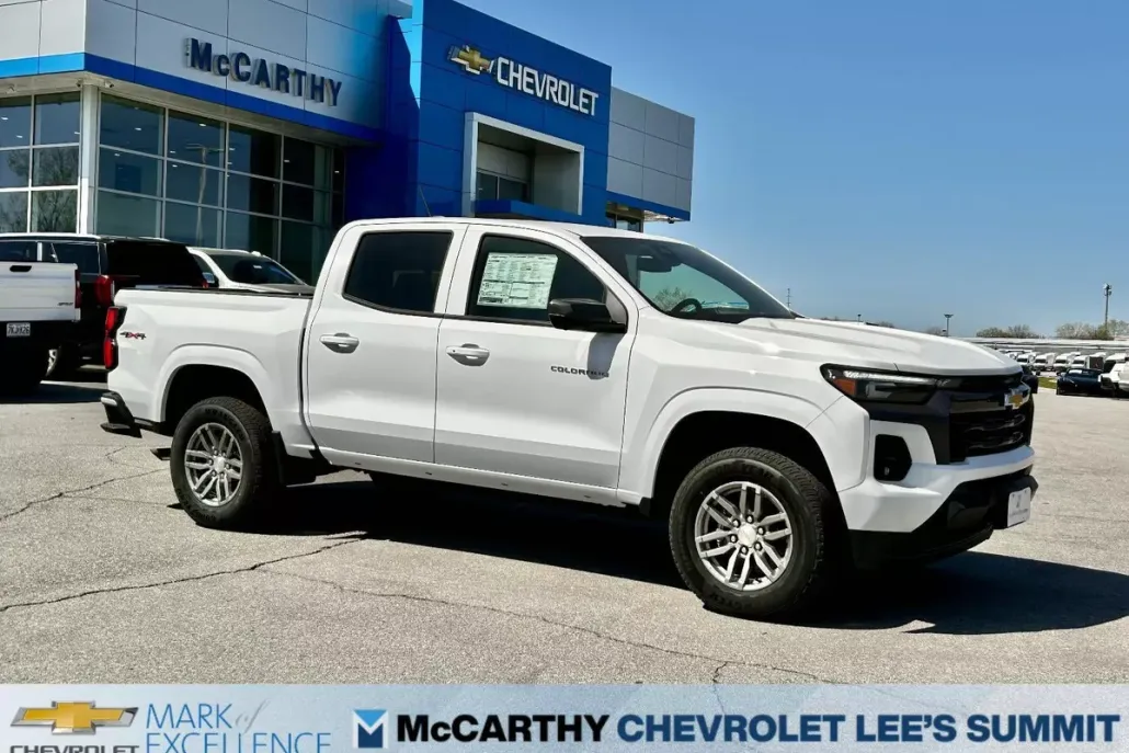 2025 Chevrolet Colorado Work Truck LT photo 1