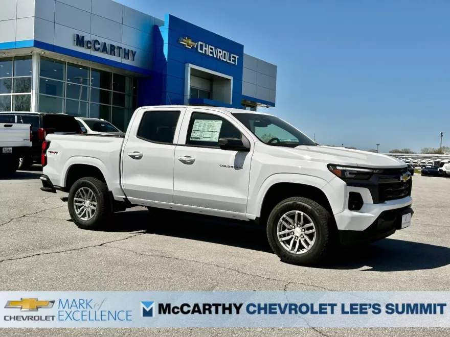 2025 Chevrolet Colorado Work Truck LT photo 1