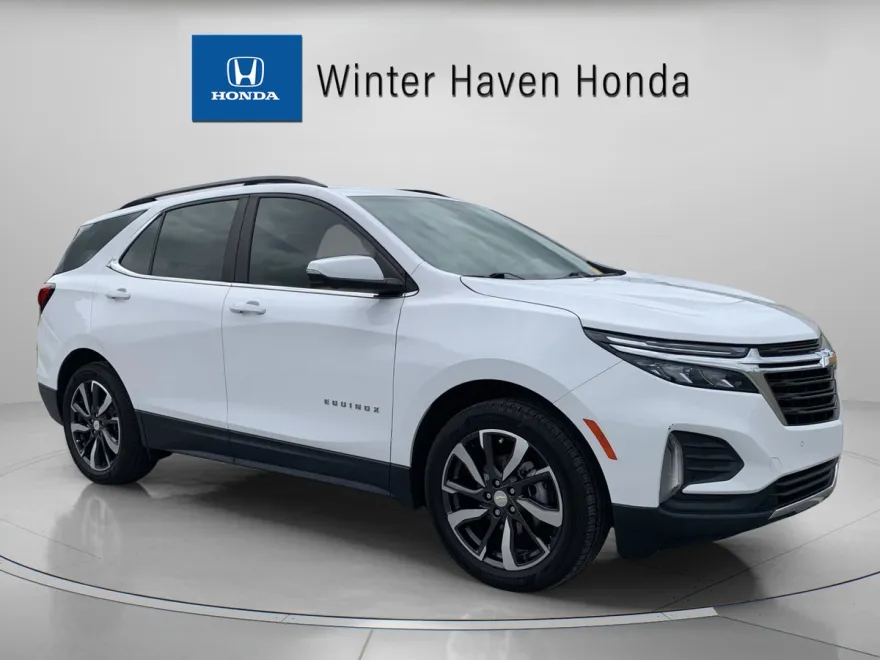 2022 Chevrolet Equinox LT photo 1