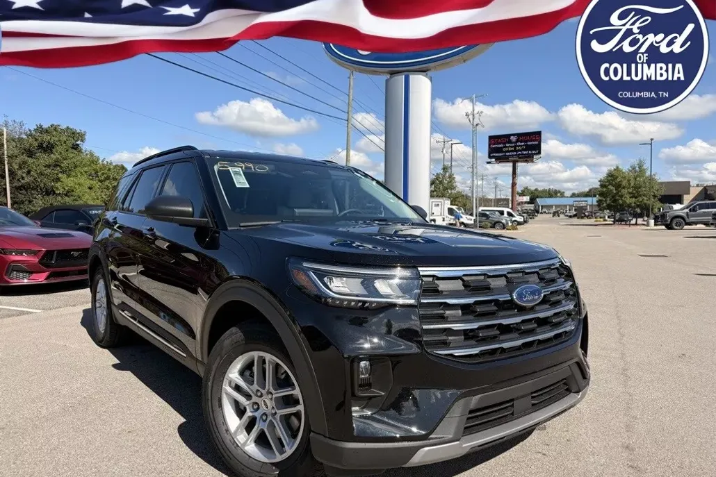 2025 Ford Explorer photo 1