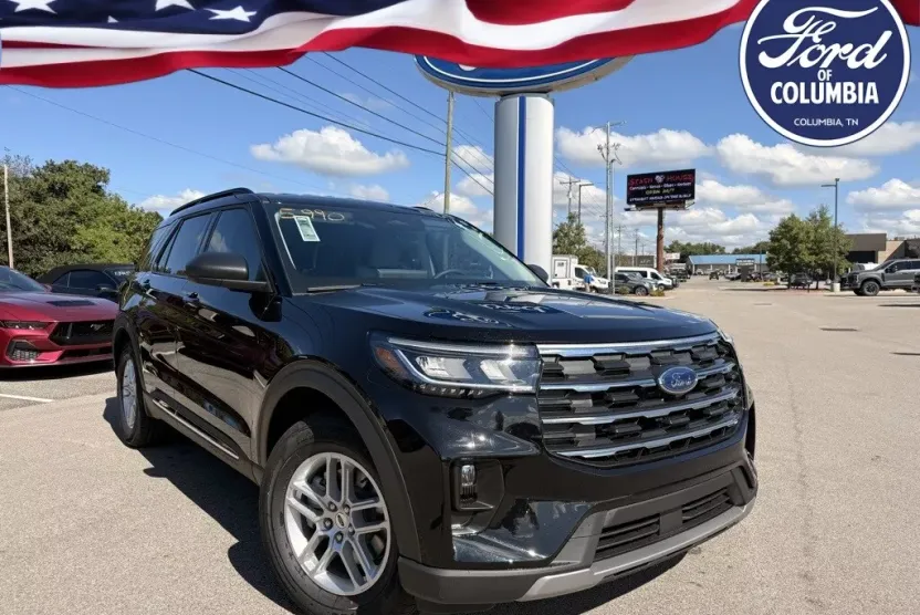 2025 Ford Explorer photo 1