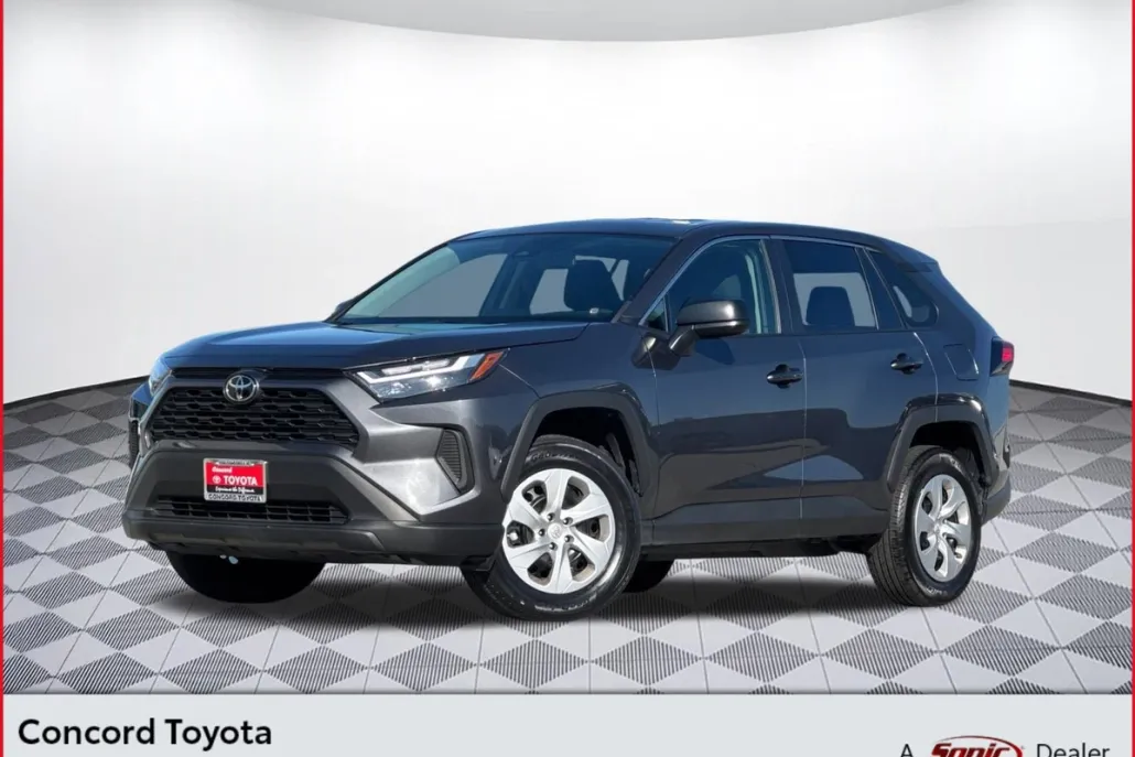 2024 Toyota RAV4 LE photo 1