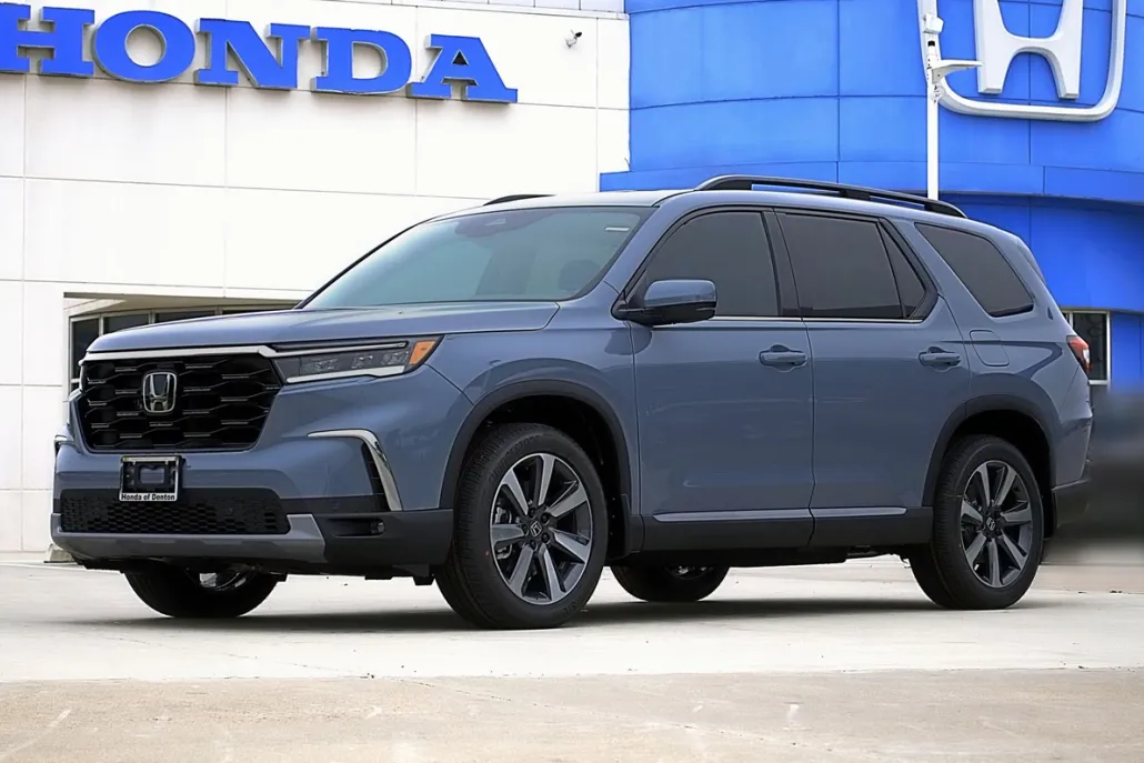 2025 Honda Pilot Touring photo 1