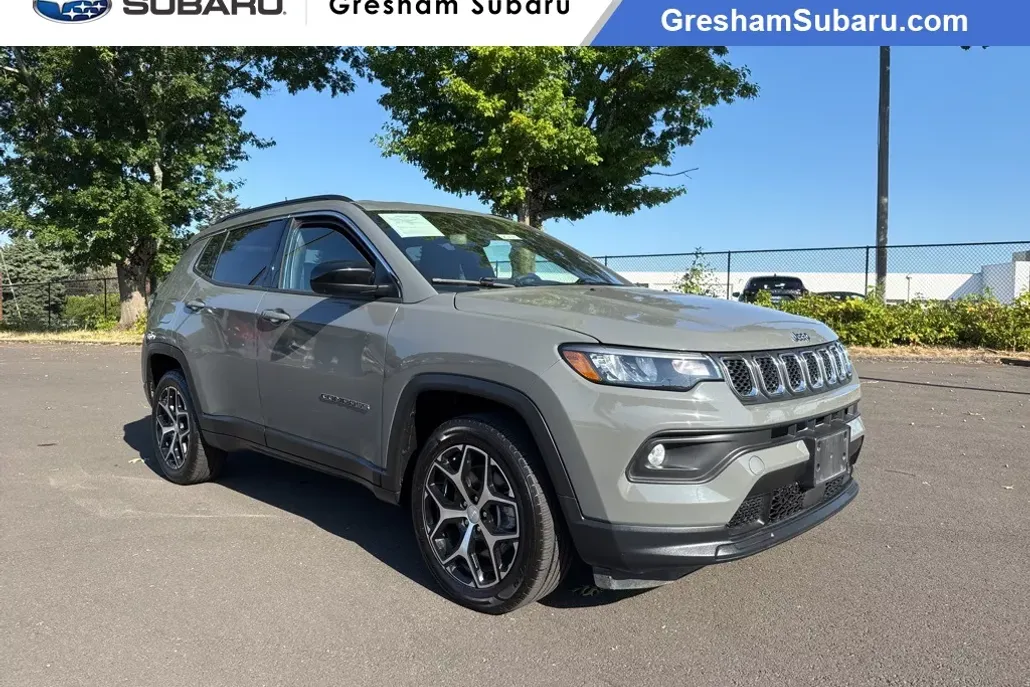2024 Jeep Compass Latitude photo 1