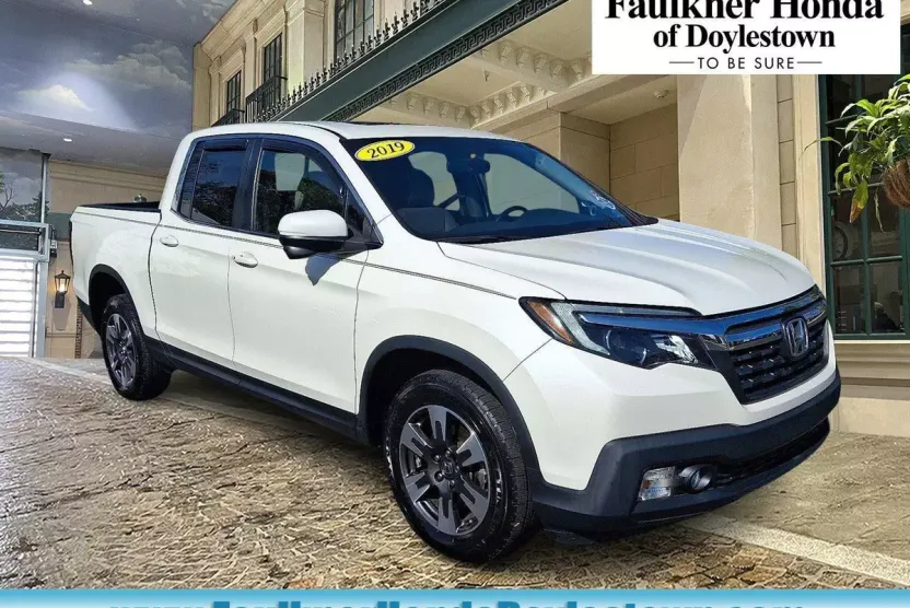 2019 Honda Ridgeline RTL-T photo 1