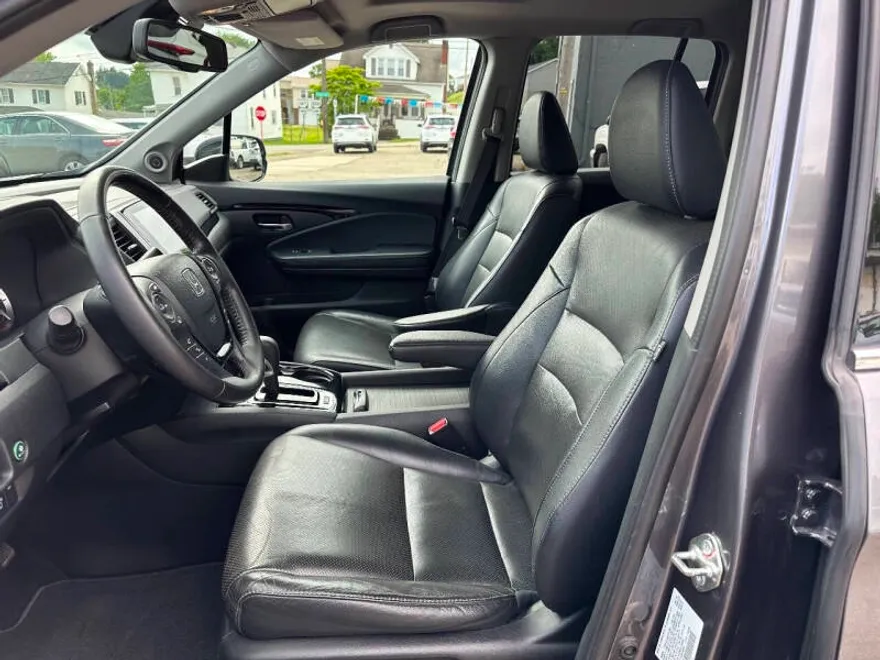 2019 Honda Ridgeline RTL-E photo 1