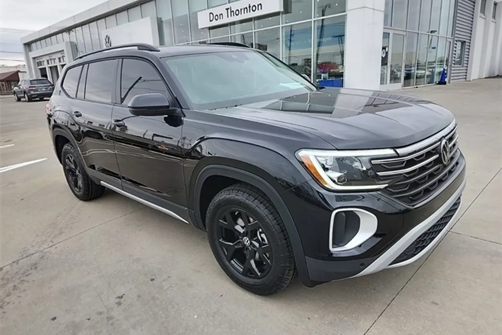2025 Volkswagen Atlas Peak Edition SE Technology photo 1