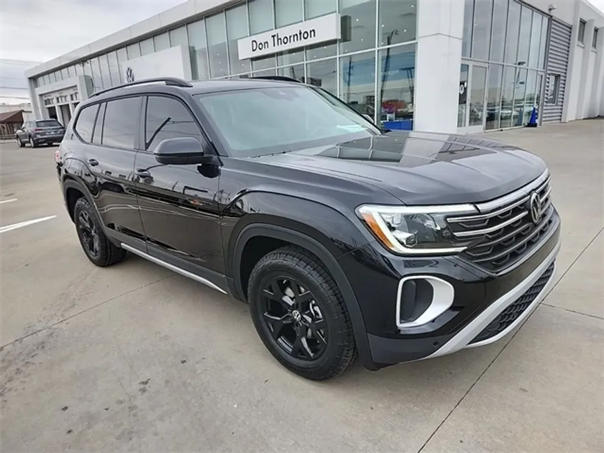 2025 Volkswagen Atlas Peak Edition SE Technology photo 1
