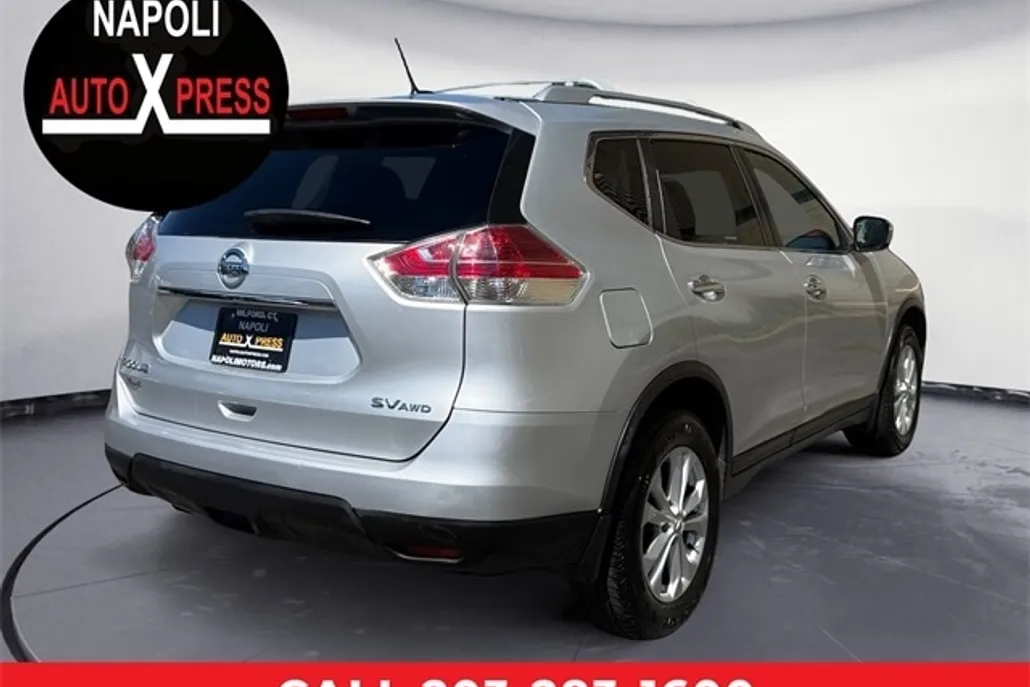 2016 Nissan Rogue SV photo 1
