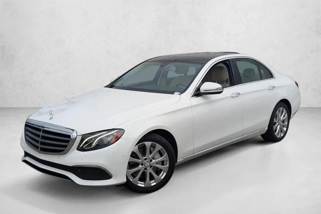 2017 Mercedes Benz E 300 Sedan photo 1