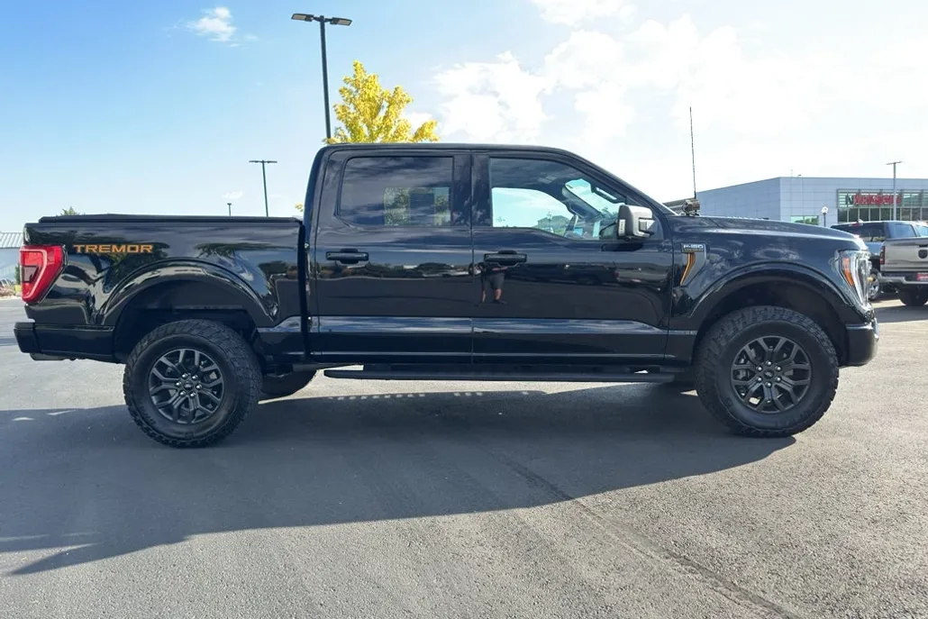 2023 Ford F-150 XL photo 1